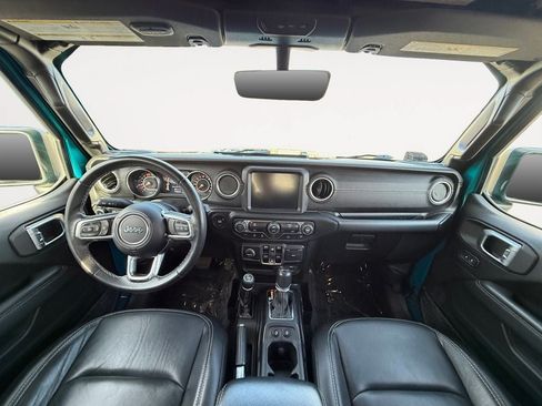 Used 2019 Jeep Wrangler Unlimited Sahara AWD/4WD image 11