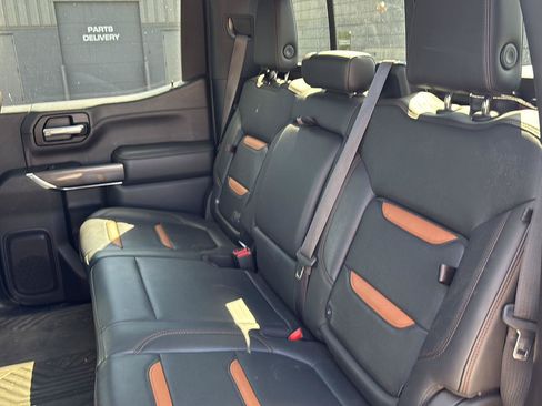 Used 2020 GMC Sierra 1500 AT4 w/ AT4 Premium Package AWD/4WD image 11