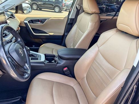 Used 2019 Toyota RAV4 Limited w/ All Weather Liner Package FWD image 40