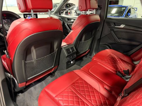 Used 2020 Audi SQ5 Premium Plus w/ Premium Plus Package AWD/4WD image 32