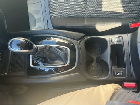 Used 2022 Nissan Rogue Sport SV image 27