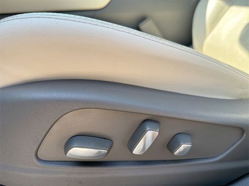 Used 2021 Cadillac XT5 Premium Luxury image 14