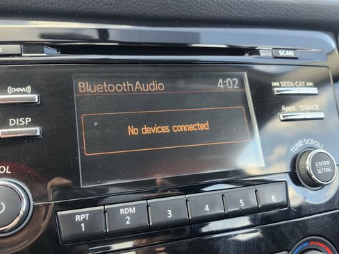 Used 2018 Nissan Rogue Sport S image 4