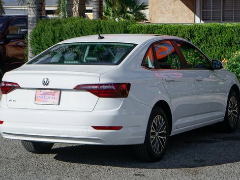 Used 2020 Volkswagen Jetta SE image 9