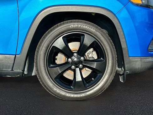 Used 2021 Jeep Cherokee Latitude Plus image 30