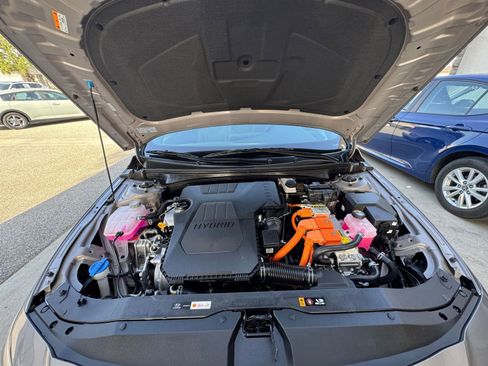 Used 2025 Hyundai Elantra Limited image 34