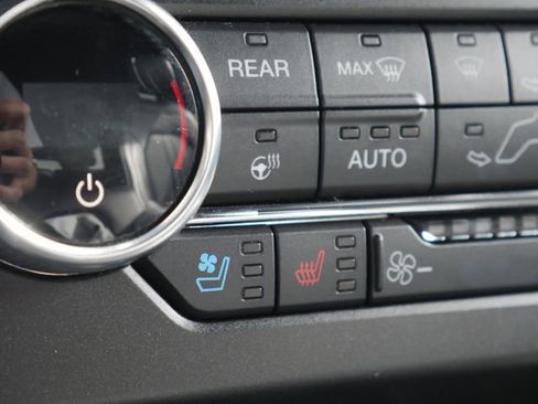 Used 2019 Ford Expedition Limited w/ Equipment Group 301A AWD/4WD image 7