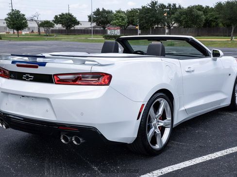 Used 2017 Chevrolet Camaro SS RWD image 8