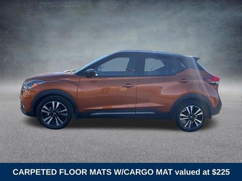 Used 2020 Nissan Kicks SR image 2