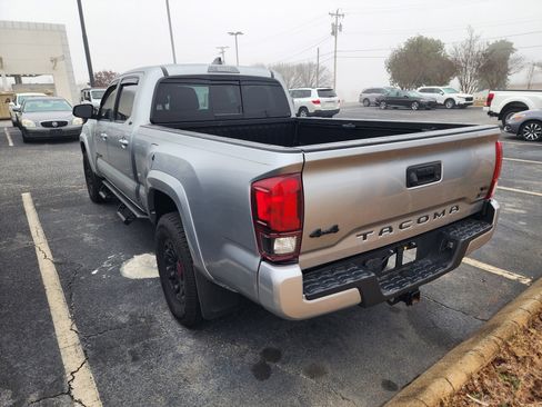 Used 2022 Toyota Tacoma SR5 image 4