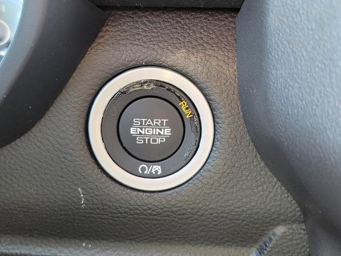 Used 2023 RAM 1500 Laramie AWD/4WD image 24
