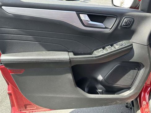 Used 2024 Ford Escape Platinum w/ Premium Technology Package AWD/4WD image 9