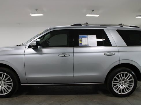 Used 2024 Ford Expedition Limited image 6