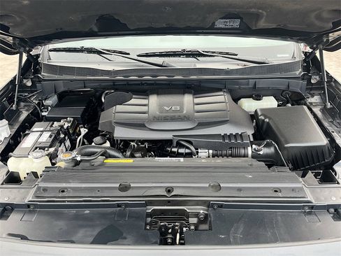 Used 2024 Nissan Titan PRO-4X w/ Pro-4x Convenience Package image 30