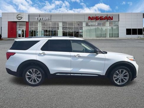Used 2023 Ford Explorer Limited w/ Equipment Group 301A RWD image 8