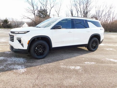 New 2026 Chevrolet Traverse LT w/ LPO, Floor Liner Package image 7
