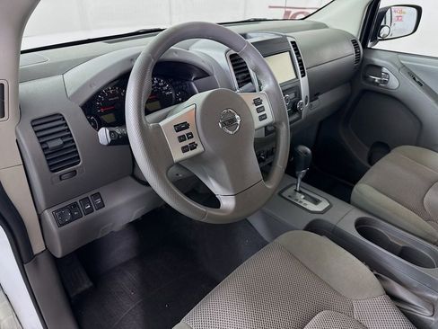 Used 2020 Nissan Frontier SV image 19