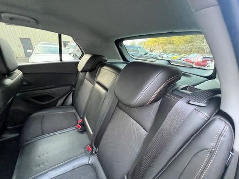 Used 2018 Chevrolet Trax LT w/ LT Convenience Package image 14