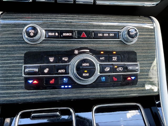 Used 2023 Lincoln Aviator Black Label AWD/4WD image 17