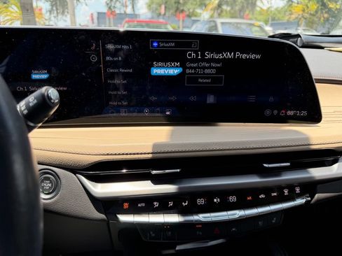 Used 2024 Cadillac XT4 Premium Luxury w/ Active Safety Package FWD image 13