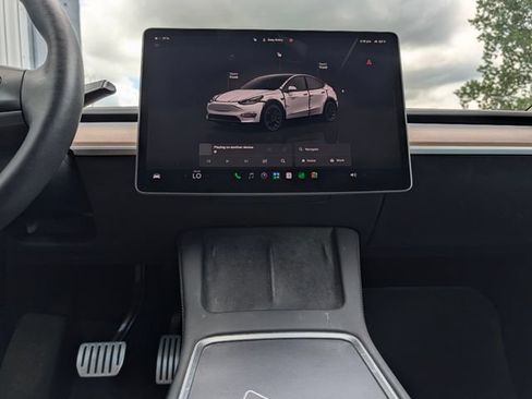 Used 2023 Tesla Model Y Performance AWD/4WD image 14