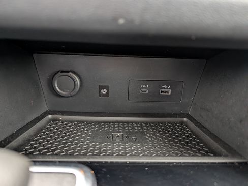 Used 2023 Nissan Pathfinder SL AWD/4WD image 32
