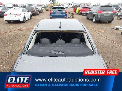 Used 2020 Nissan Versa S FWD image 11