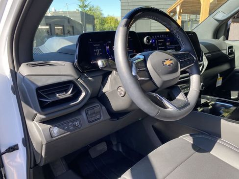 Used 2026 Chevrolet Silverado EV LT AWD/4WD image 2
