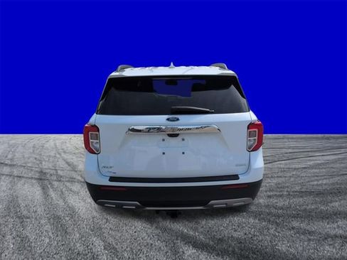 Used 2020 Ford Explorer XLT w/ Equipment Group 202A RWD image 5