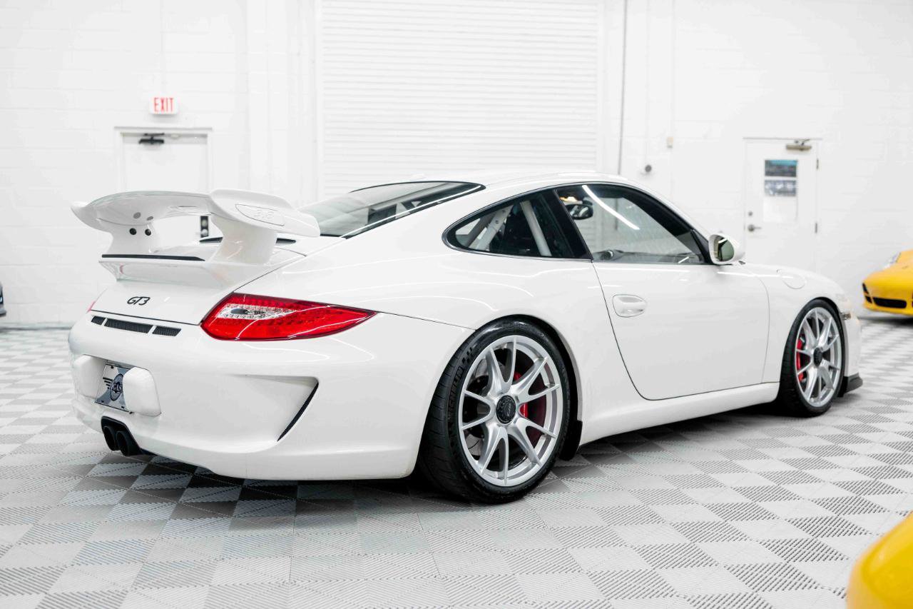 Used 2010 Porsche 911 GT3 RWD image 11
