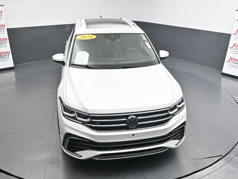 Used 2024 Volkswagen Tiguan SEL R-Line image 26