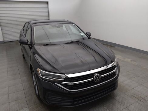 Used 2024 Volkswagen Jetta SE FWD image 14