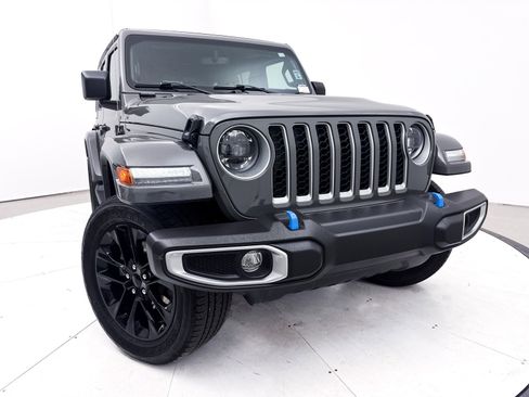 Used 2023 Jeep Wrangler Unlimited Sahara w/ Cold Weather Group image 7