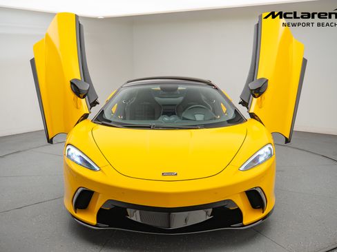 Used 2025 McLaren GTS RWD image 9