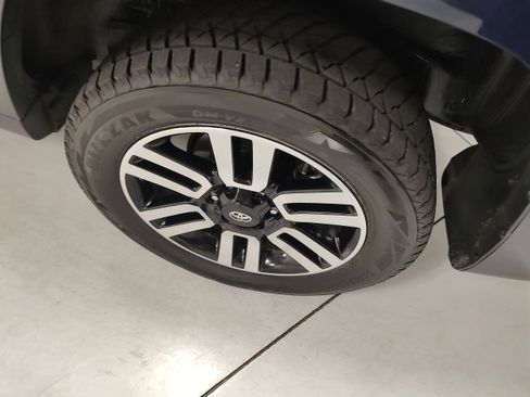 Used 2023 Toyota 4Runner Limited image 14