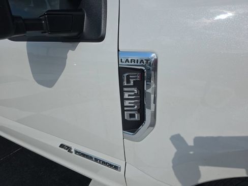 Used 2022 Ford F250 Lariat w/ Lariat Ultimate Package AWD/4WD image 8