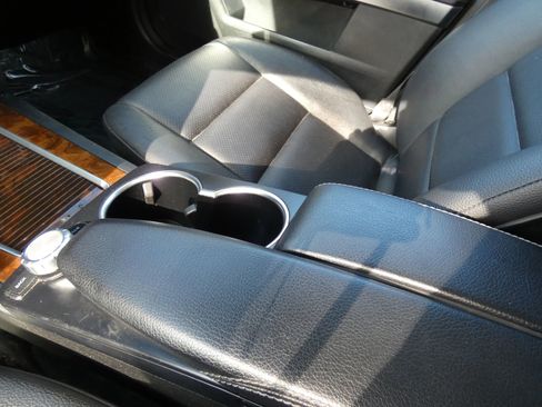 Used 2015 Mercedes-Benz GLK 350 2WD image 41