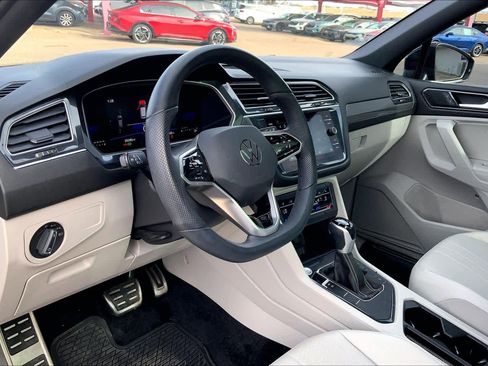 Used 2024 Volkswagen Tiguan SE R-Line image 17