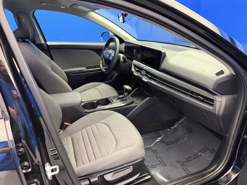 Used 2025 Kia K4 EX FWD image 24