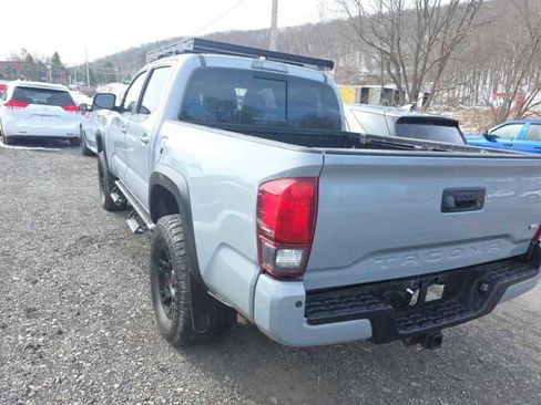 Used 2019 Toyota Tacoma TRD Off-Road image 5