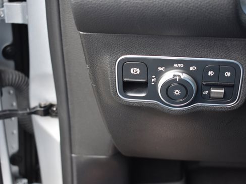 Used 2020 Mercedes-Benz GLB 250 GLB 250 image 19