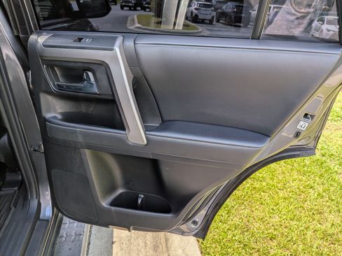 Used 2020 Toyota 4Runner SR5 Premium w/ Moonroof Package RWD image 22