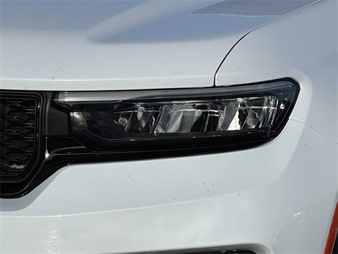 Certified 2023 Jeep Grand Cherokee Altitude image 41