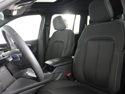 Used 2025 Jeep Grand Cherokee Laredo X RWD image 18