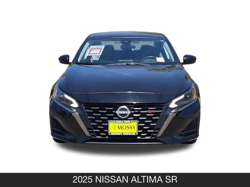 Used 2025 Nissan Altima 2.5 SR FWD image 4