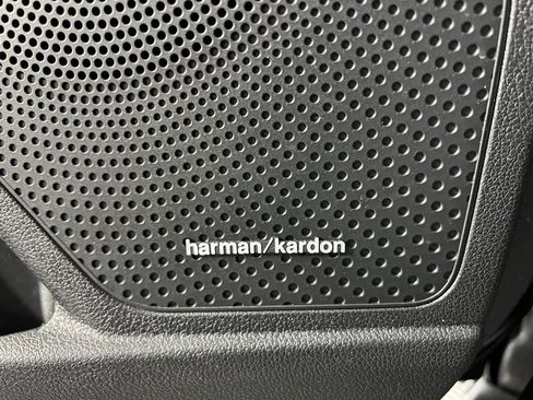 Used 2018 Kia Niro EX Premium image 22