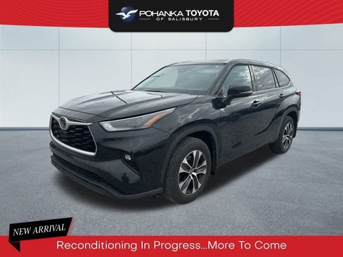 Used 2022 Toyota Highlander XLE image 1