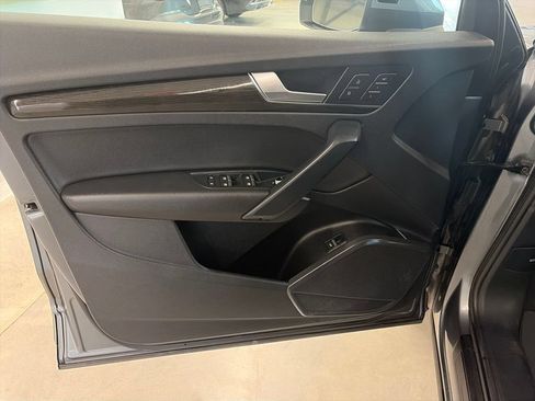 Used 2020 Audi Q5 2.0T Premium w/ Convenience Package AWD/4WD image 21