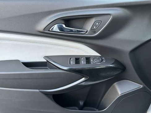 Used 2025 Chevrolet Trax LT image 18