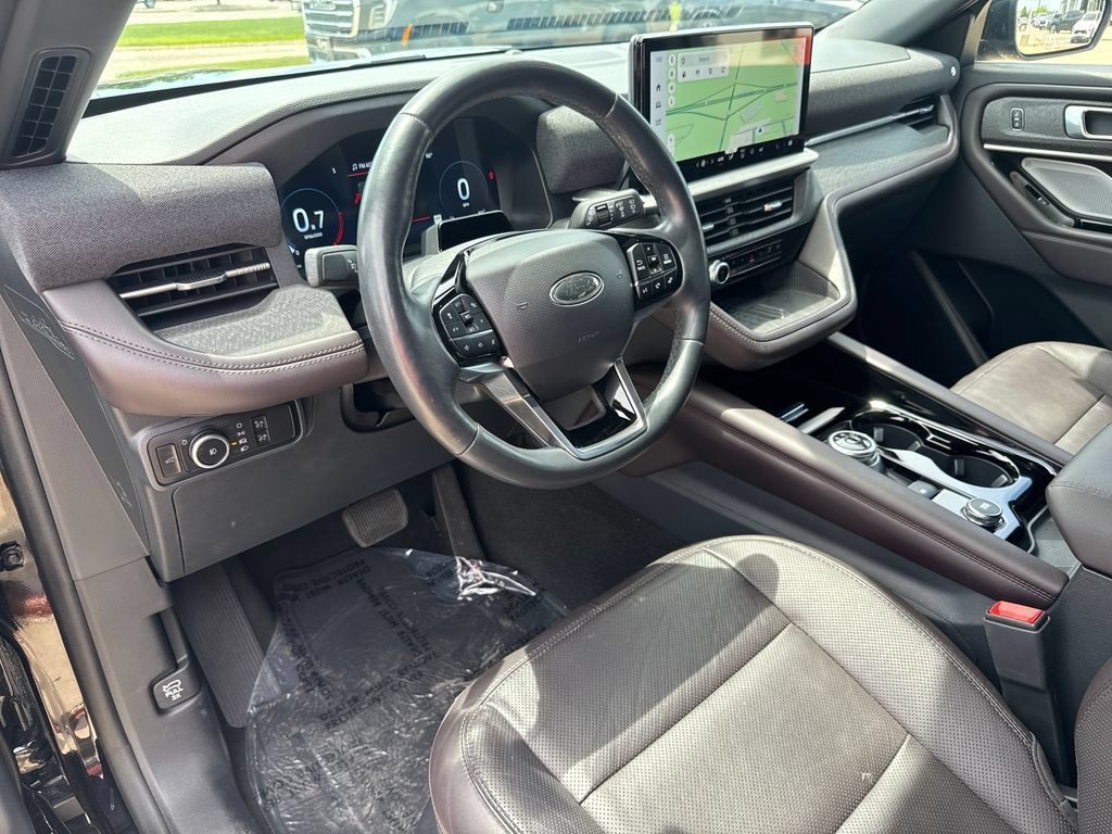 Used 2025 Ford Explorer Platinum w/ LUX Leather Package AWD/4WD image 13